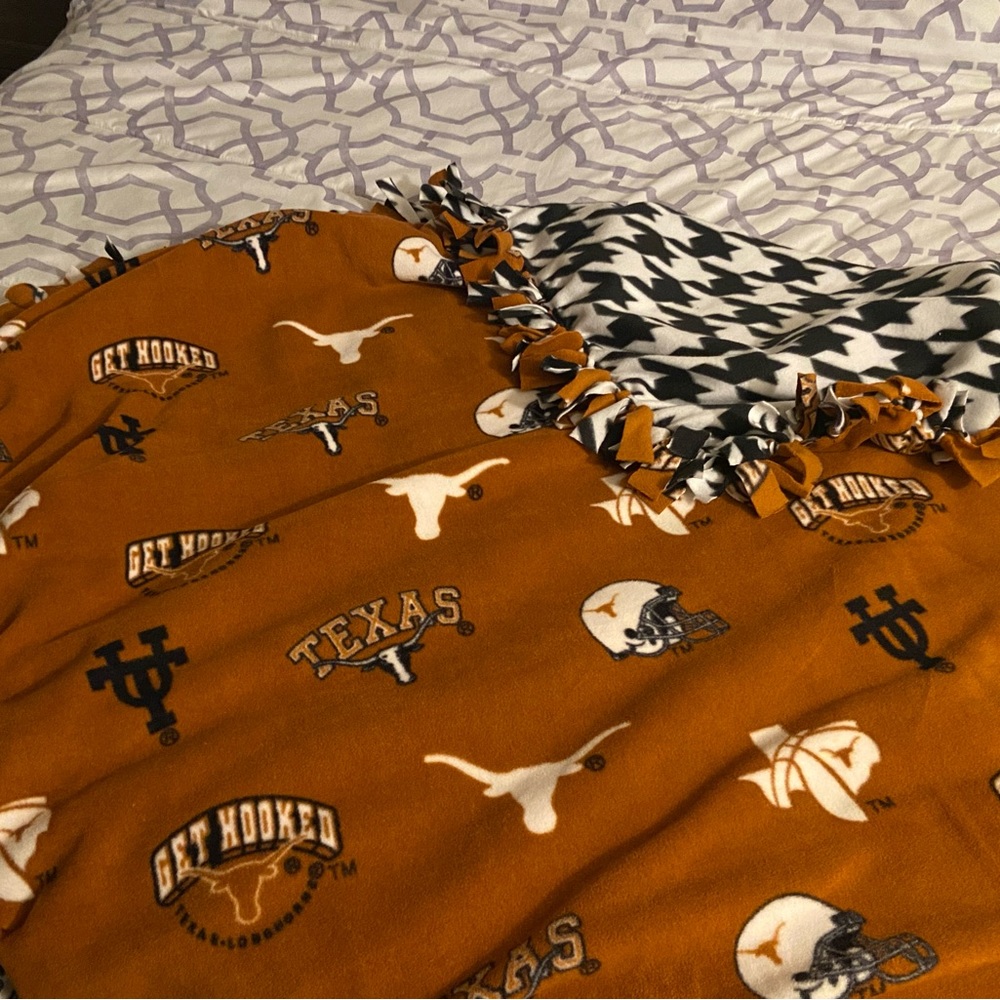University of Texas tie fleece blanket